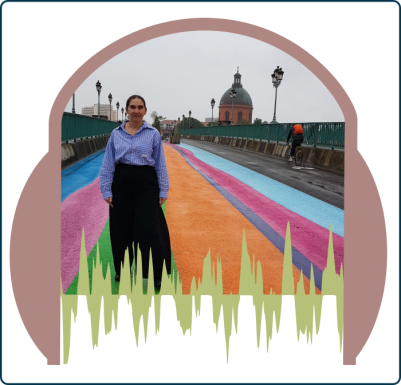 Photo de Karine Bressand sur le pont, ins&eacute;r&eacute;e dans un casque avec une onde sonore devant.